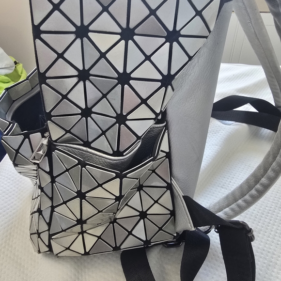 Geometric Silver Backpack - Picture 5 of 8